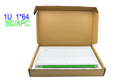 1U Raf Montajı 1 × 64 SM Fiber Optik PLC Ayırıcı SC/APC Kutusu 19 İnç beyaz